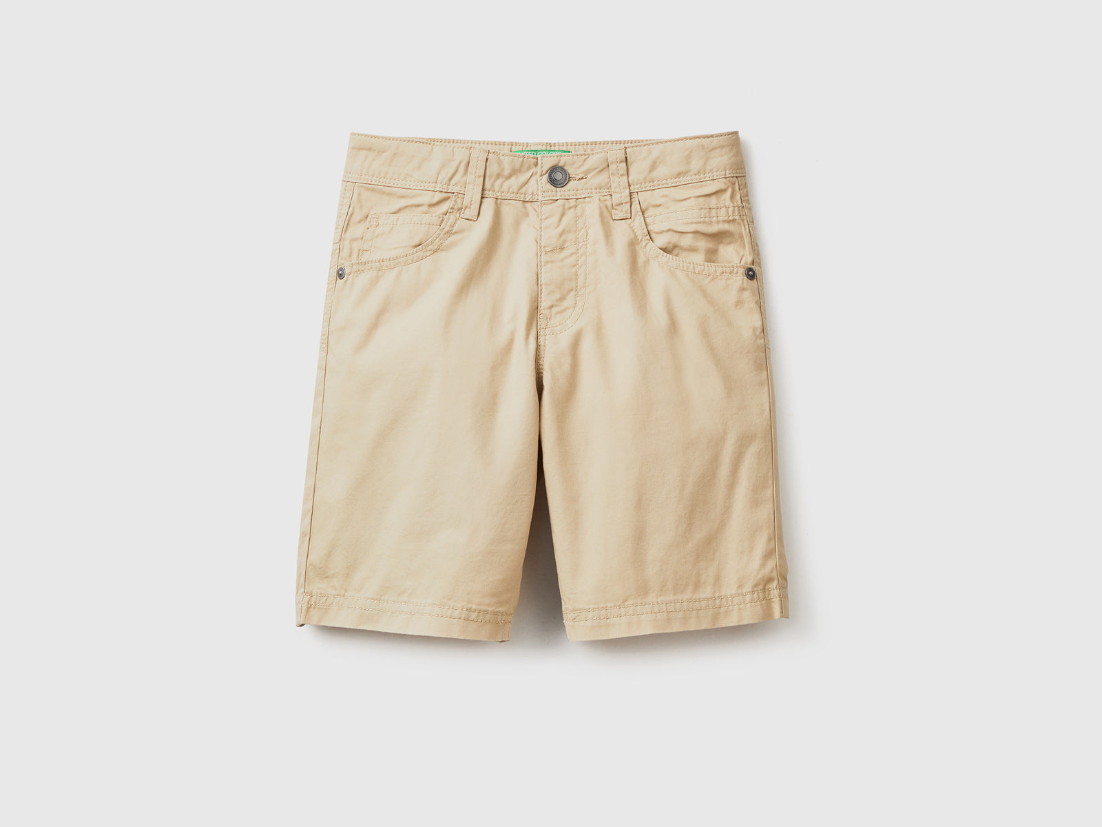 Pantaloni corti cinque tasche in tessuto leggero di puro cotone da bambino beige | Benetton Outlet