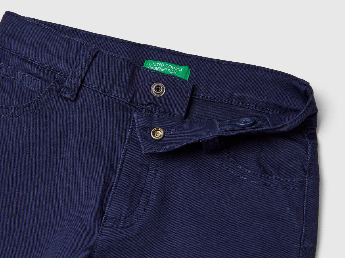 Pantaloni slim fit cinque tasche