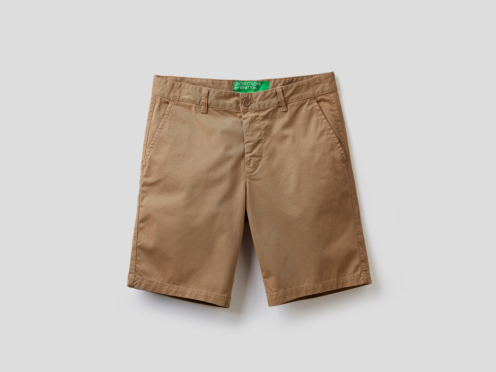 Bermuda chino in cotone stretch da uomo tortora | Benetton Outlet