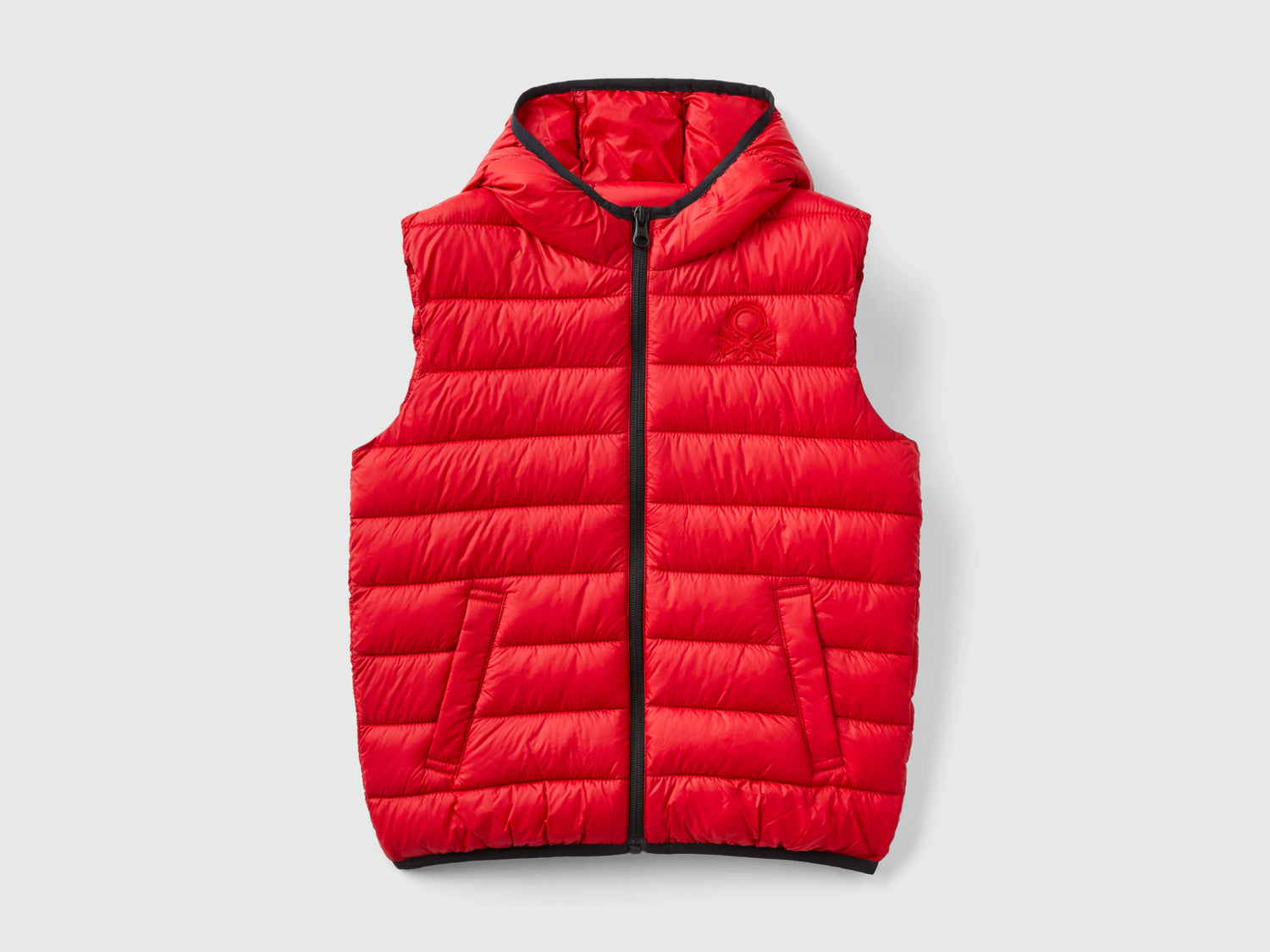 Gilet imbottito con cappuccio da bambino rosso | Benetton Outlet