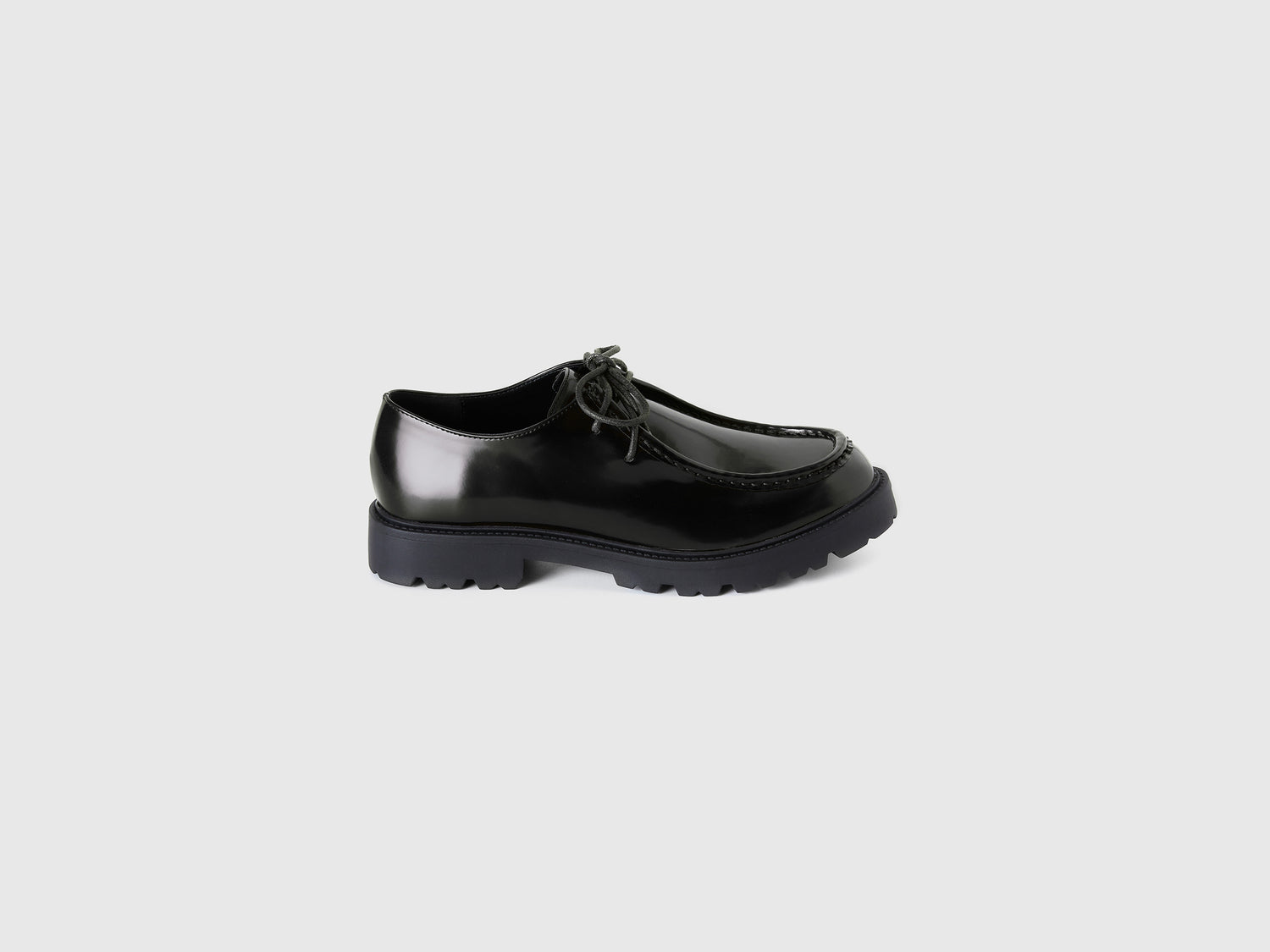 Mocassini effetto vernice da donna nero | Benetton Outlet