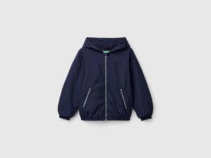 Chaqueta de nailon con capucha
