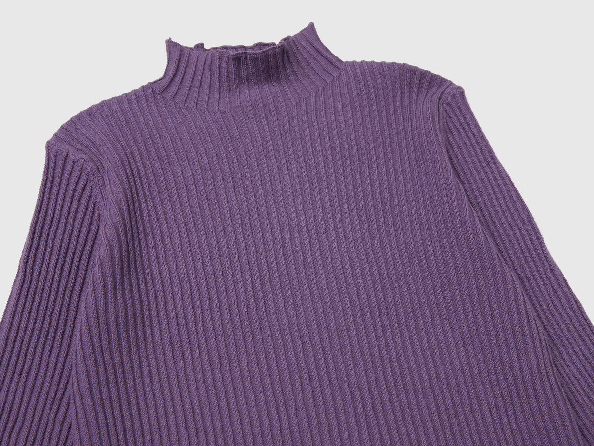 Maglia con collo alto a costine