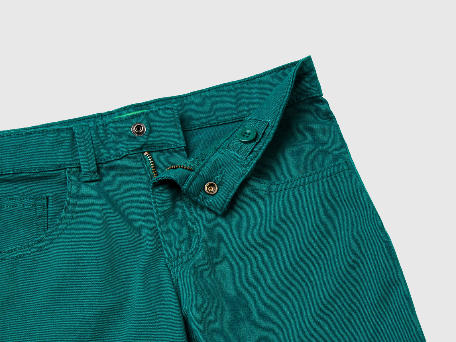 Pantaloni slim fit cinque tasche da bambino verde scuro 3 | Benetton Outlet