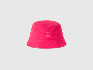 Cappellino alla pescatora con ricamo logo