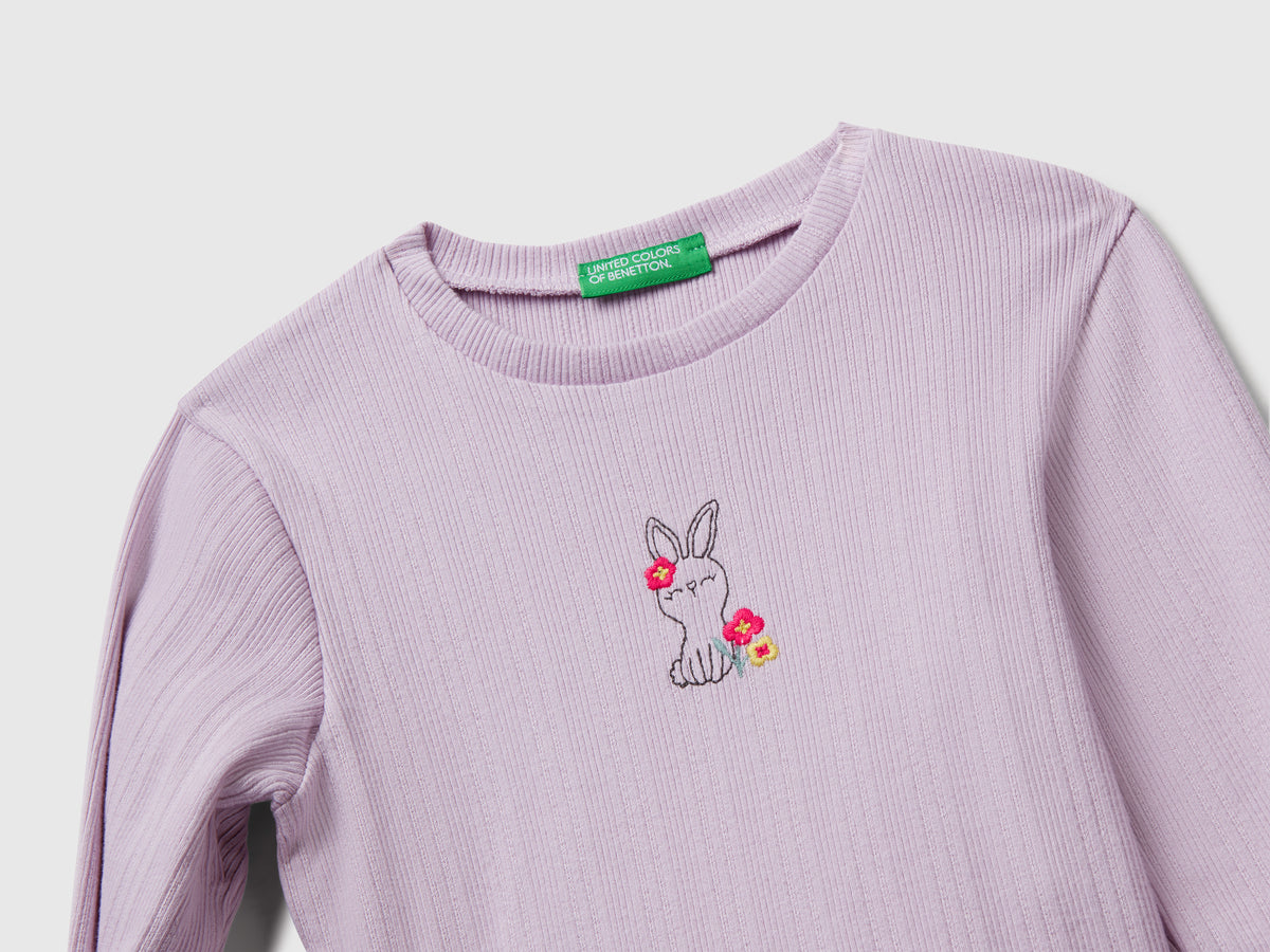 T-shirt con ricamo