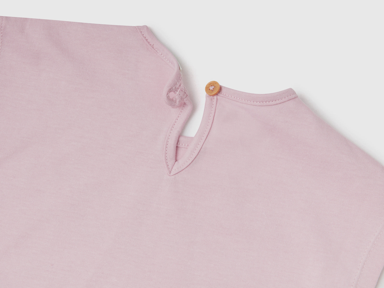 T-shirt girocollo a manica corta in puro cotone da neonato lilla 2 | Benetton Outlet