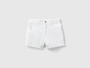Shorts sfrangiati in cotone stretch