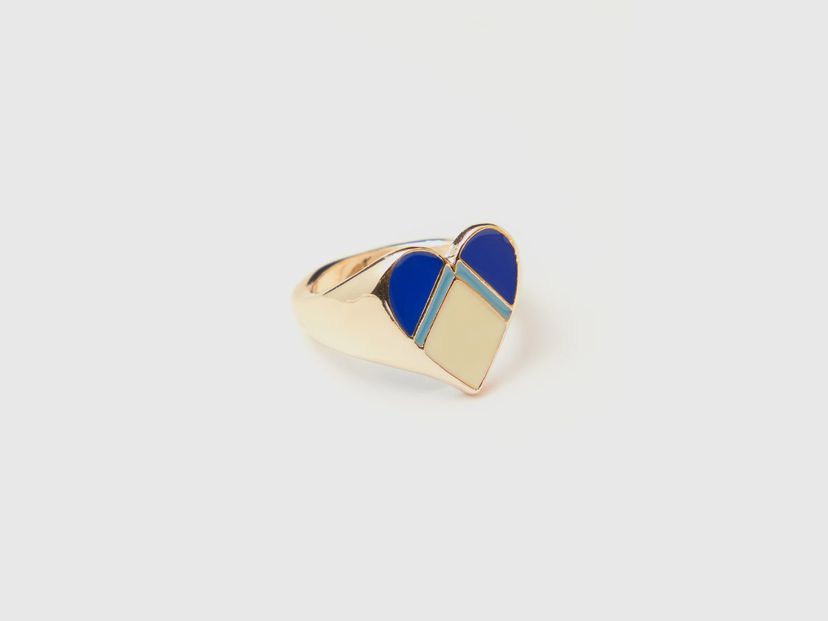 Ring with heart motif