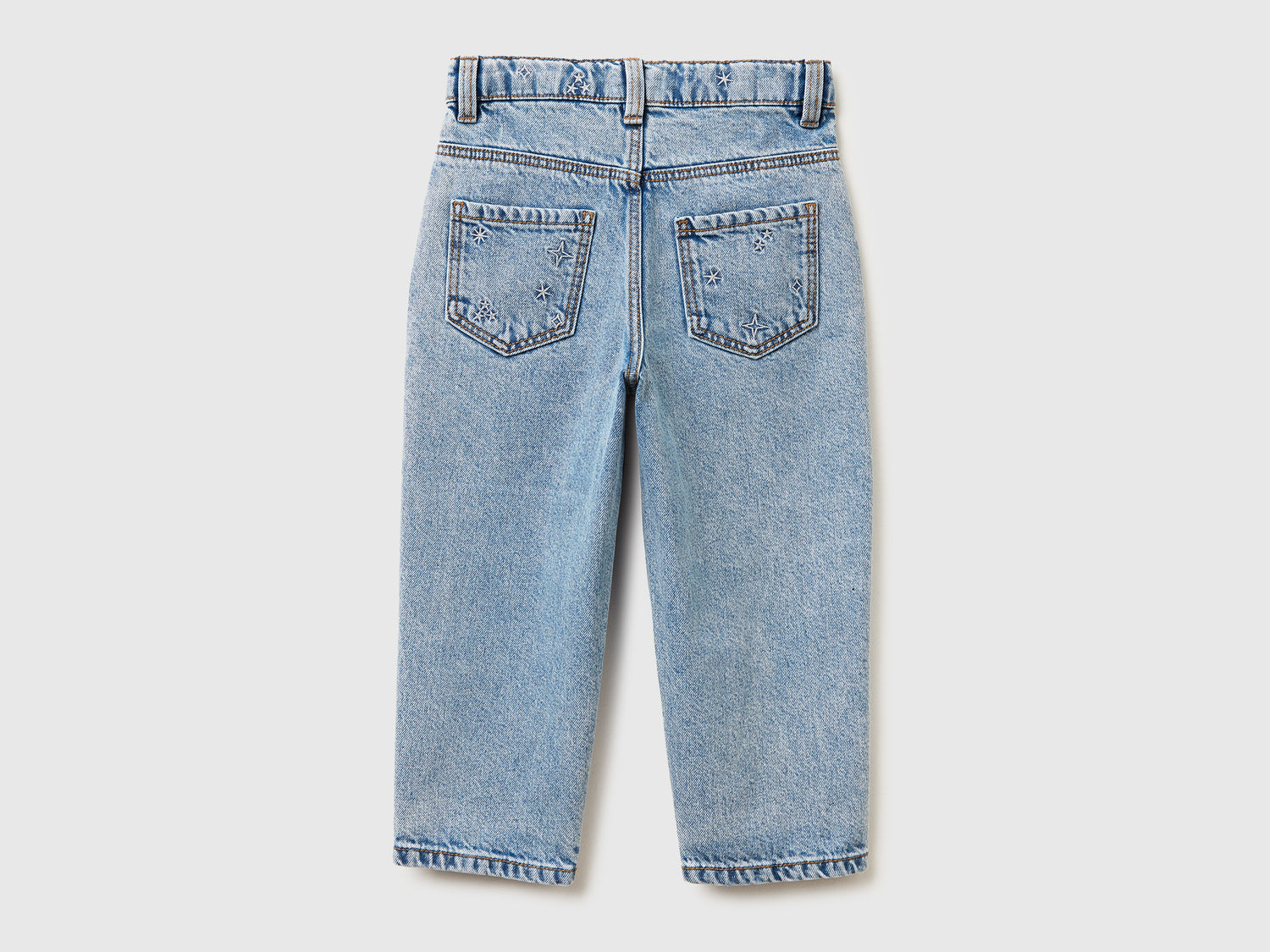 Jeans mom fit con strass da bimba azzurro | Benetton Outlet