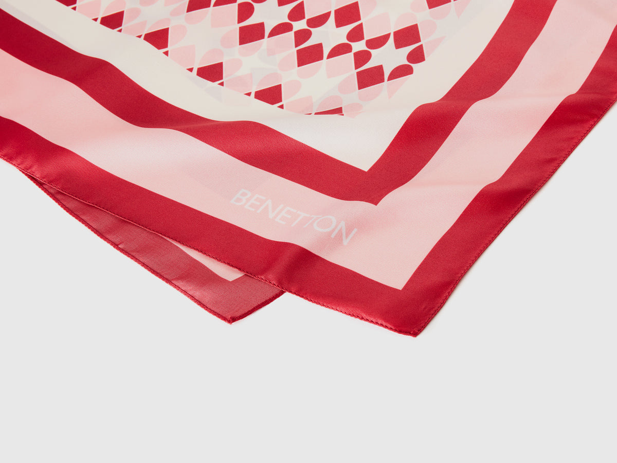 Foulard fantasia in tessuto riciclato