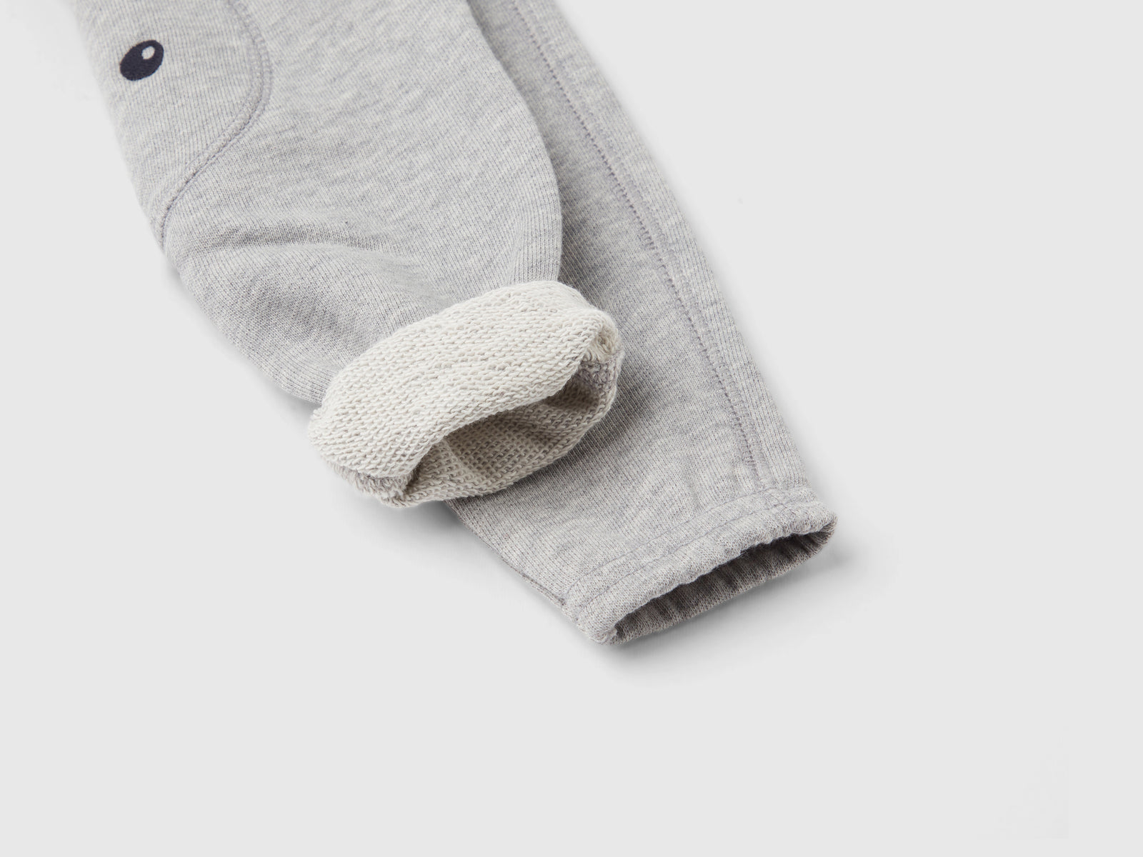 Pantaloni in felpa di cotone bio da neonato grigio chiaro 3 | Benetton Outlet