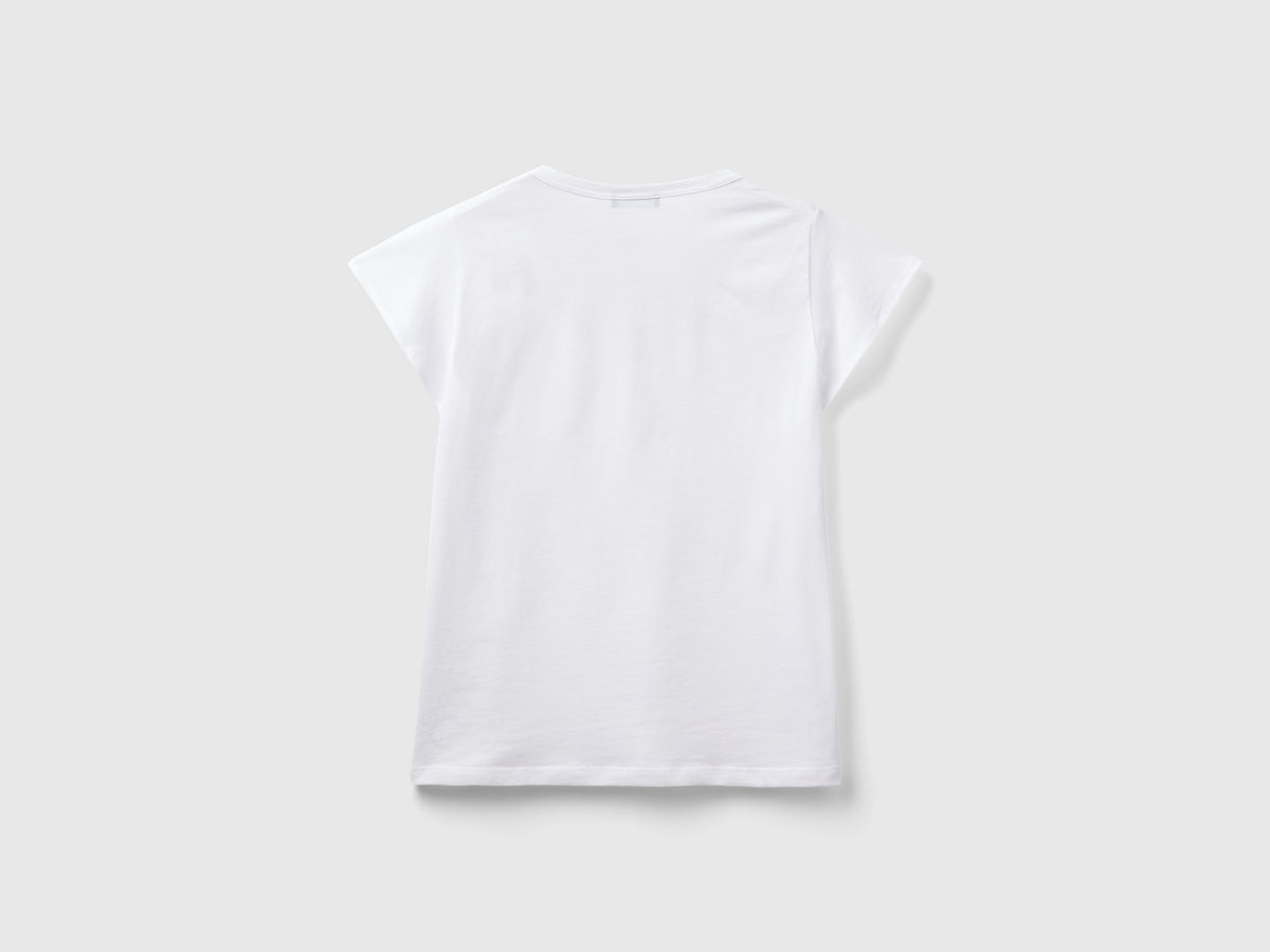 Wide neck T-shirt