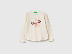 T-shirt con applicazione effetto petali