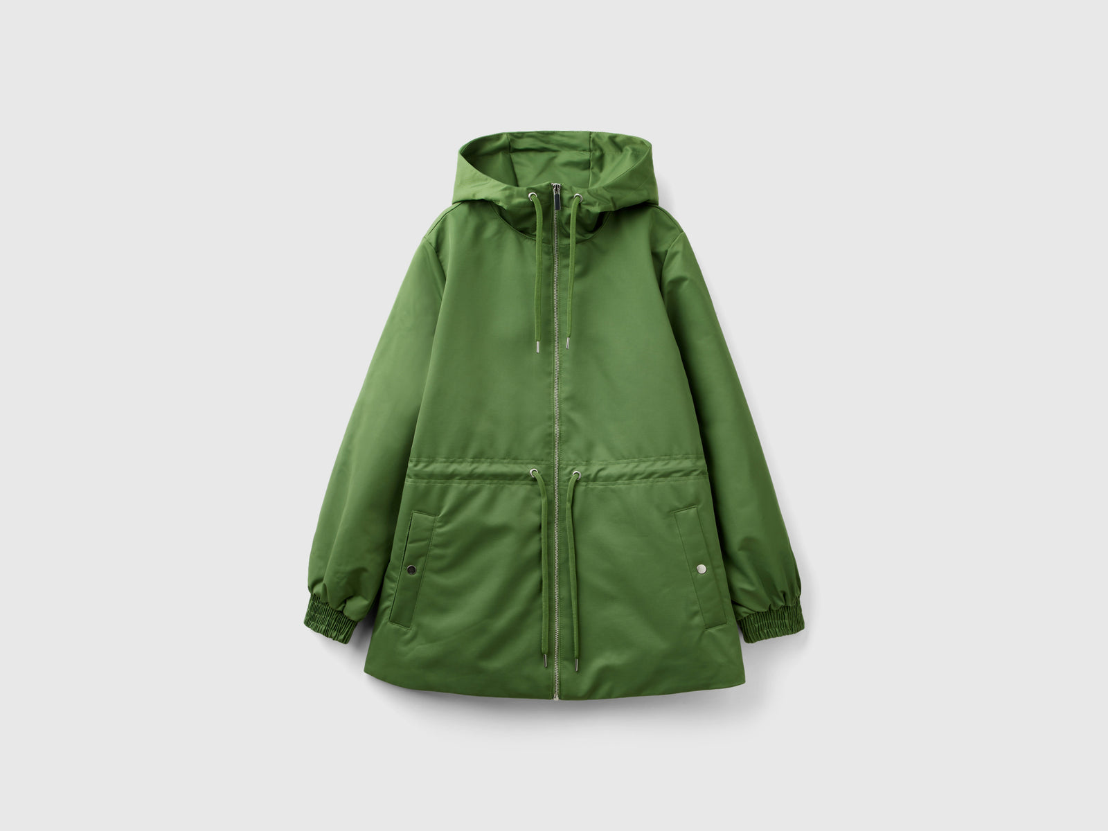 Giubbino con cappuccio in tessuto riciclato da donna verde militare | Benetton Outlet