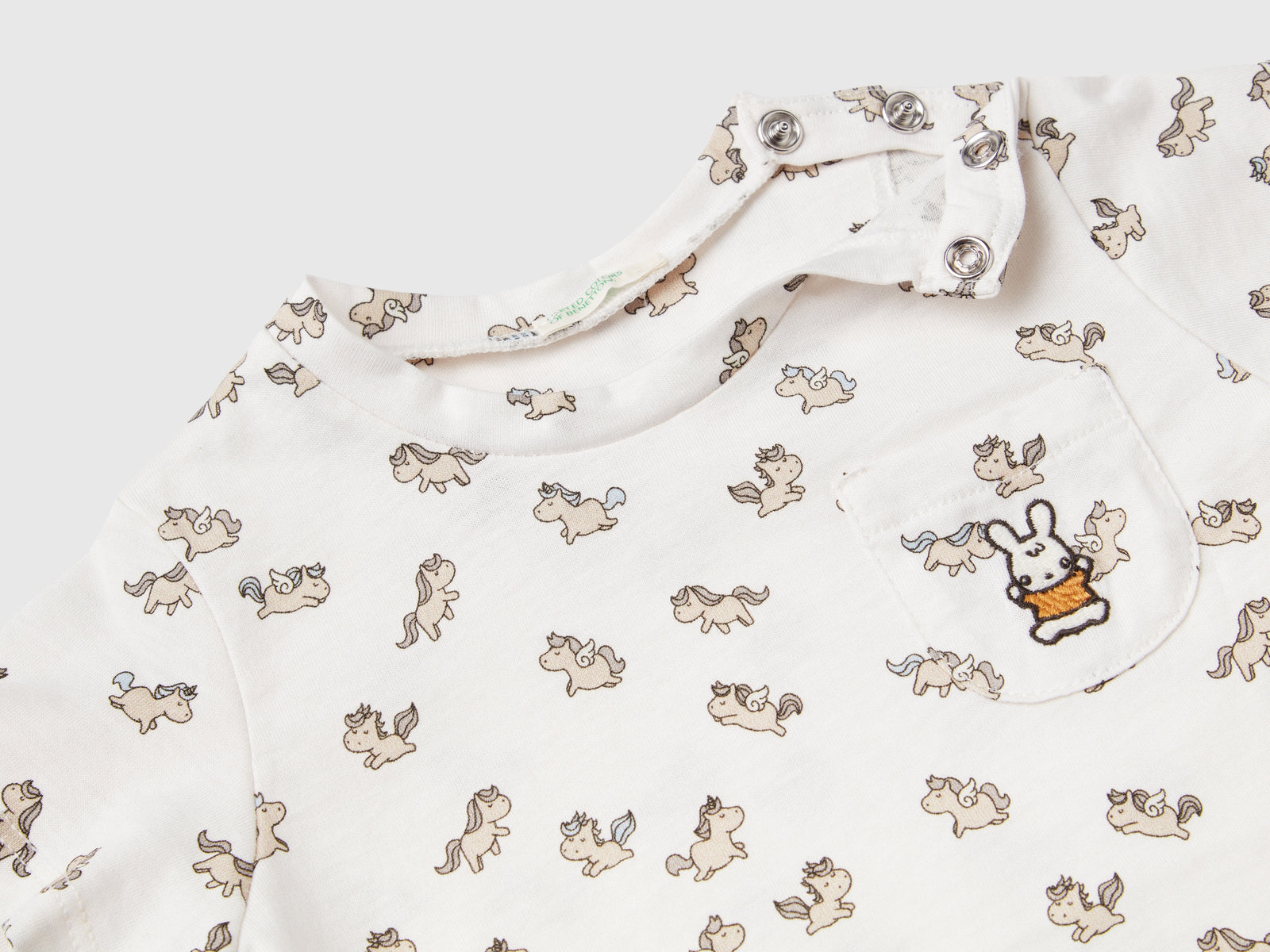 Maglietta con stampa unicorni da neonato bianco panna 2 | Benetton Outlet