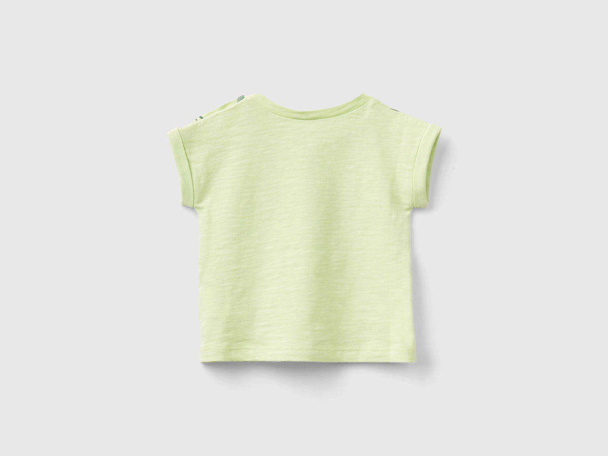 T-shirt con stampa esotica
