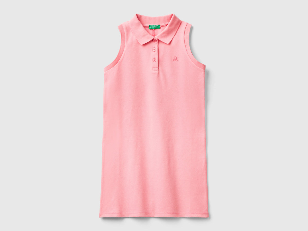Vestito smanicato stile polo