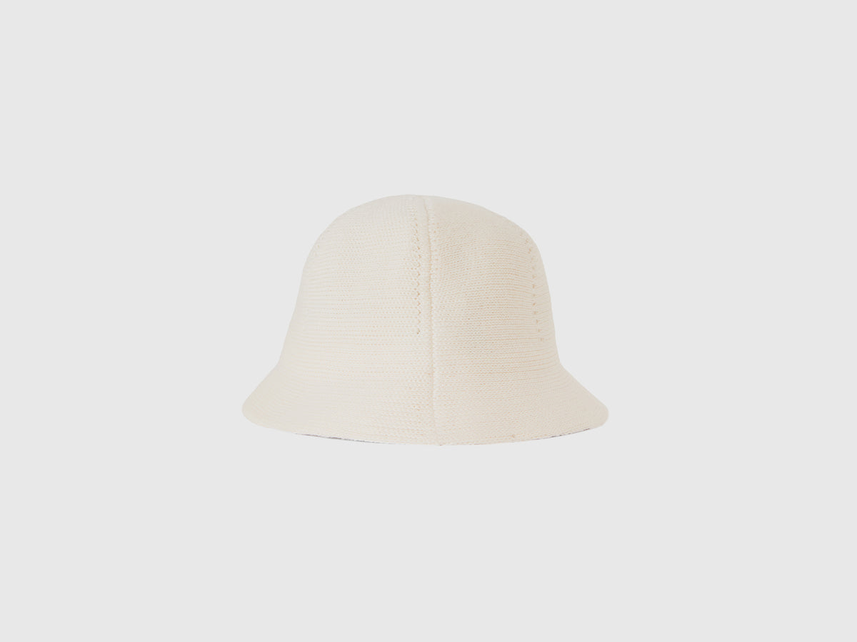 Cappello a campana in misto lino