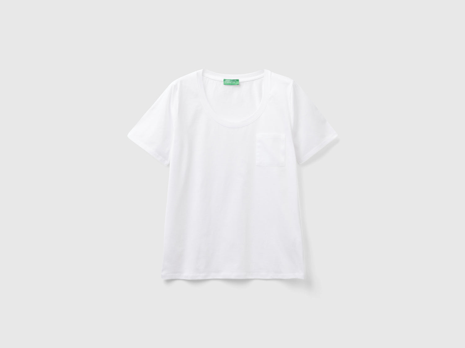 T-shirt con taschino in raso da donna bianco | Benetton Outlet