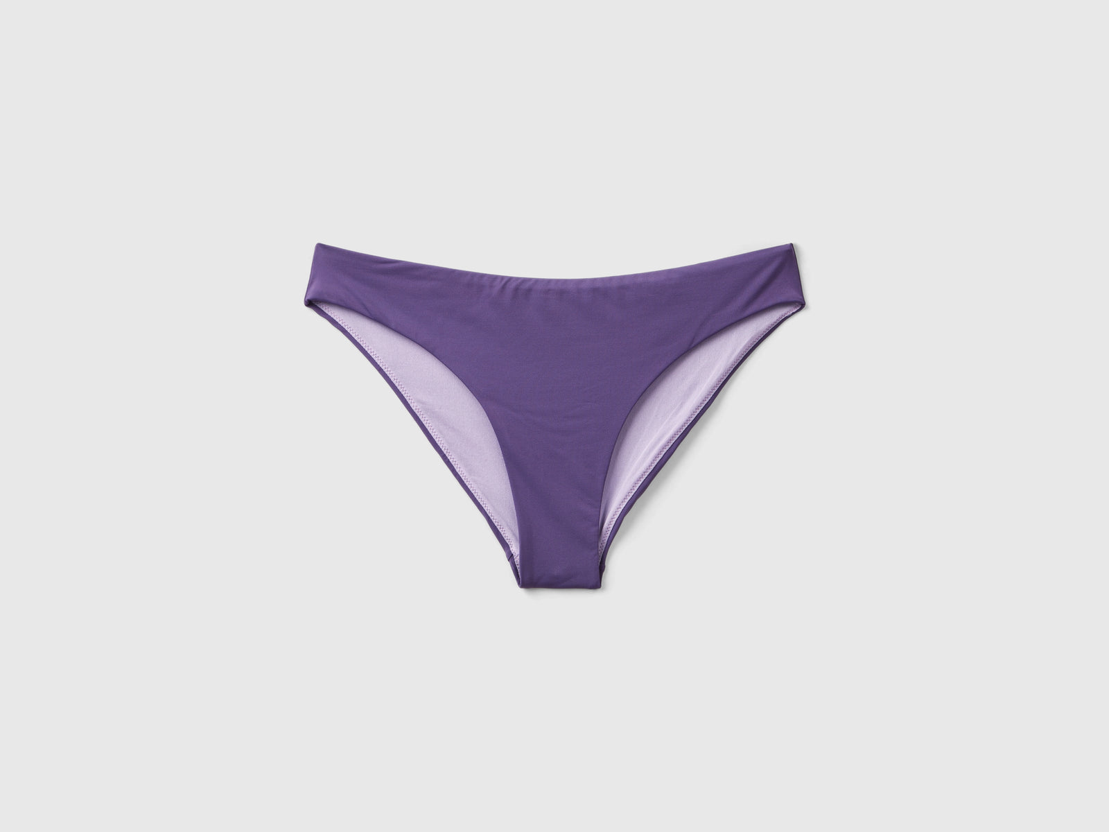 Slip costume basico in ECONYL® da donna viola | Benetton Outlet