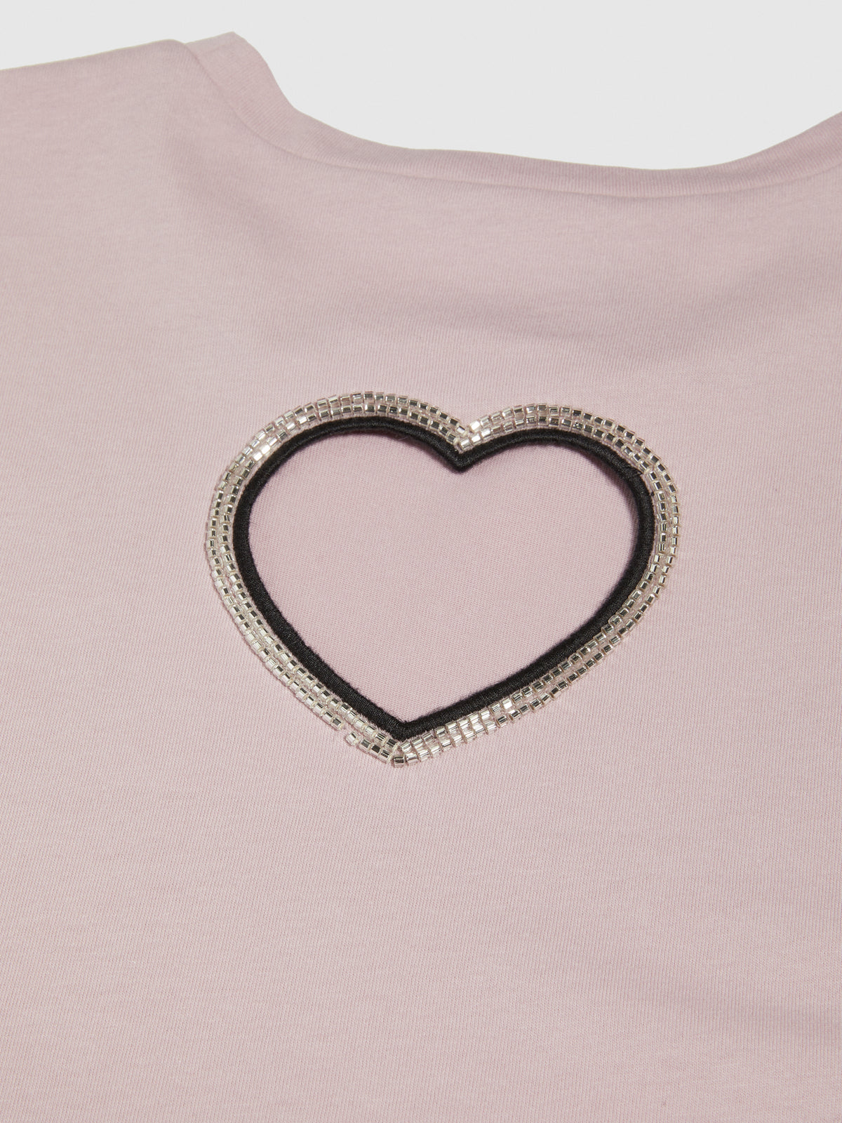 T-shirt con cuore cut-out