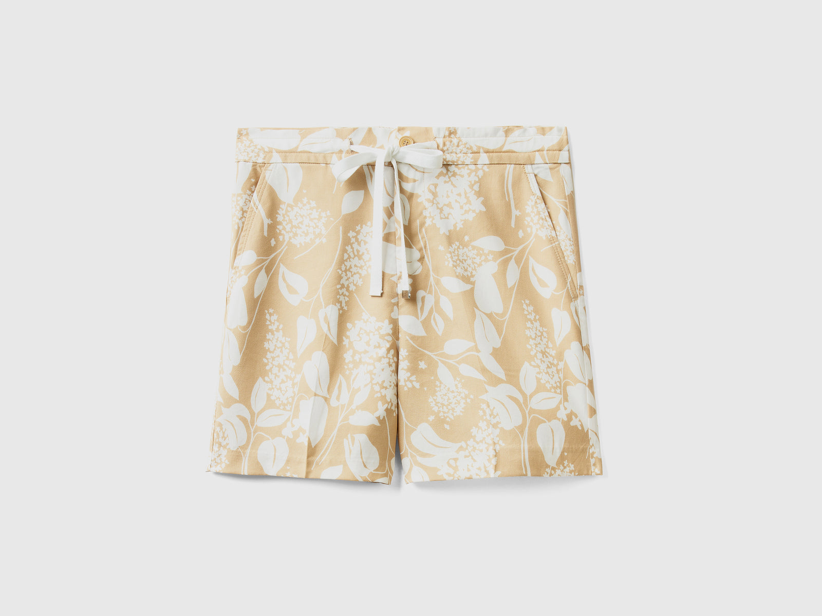 Pantaloni corti fluidi in puro lyocell con leggera piega centrale da donna multi-color | Benetton Outlet