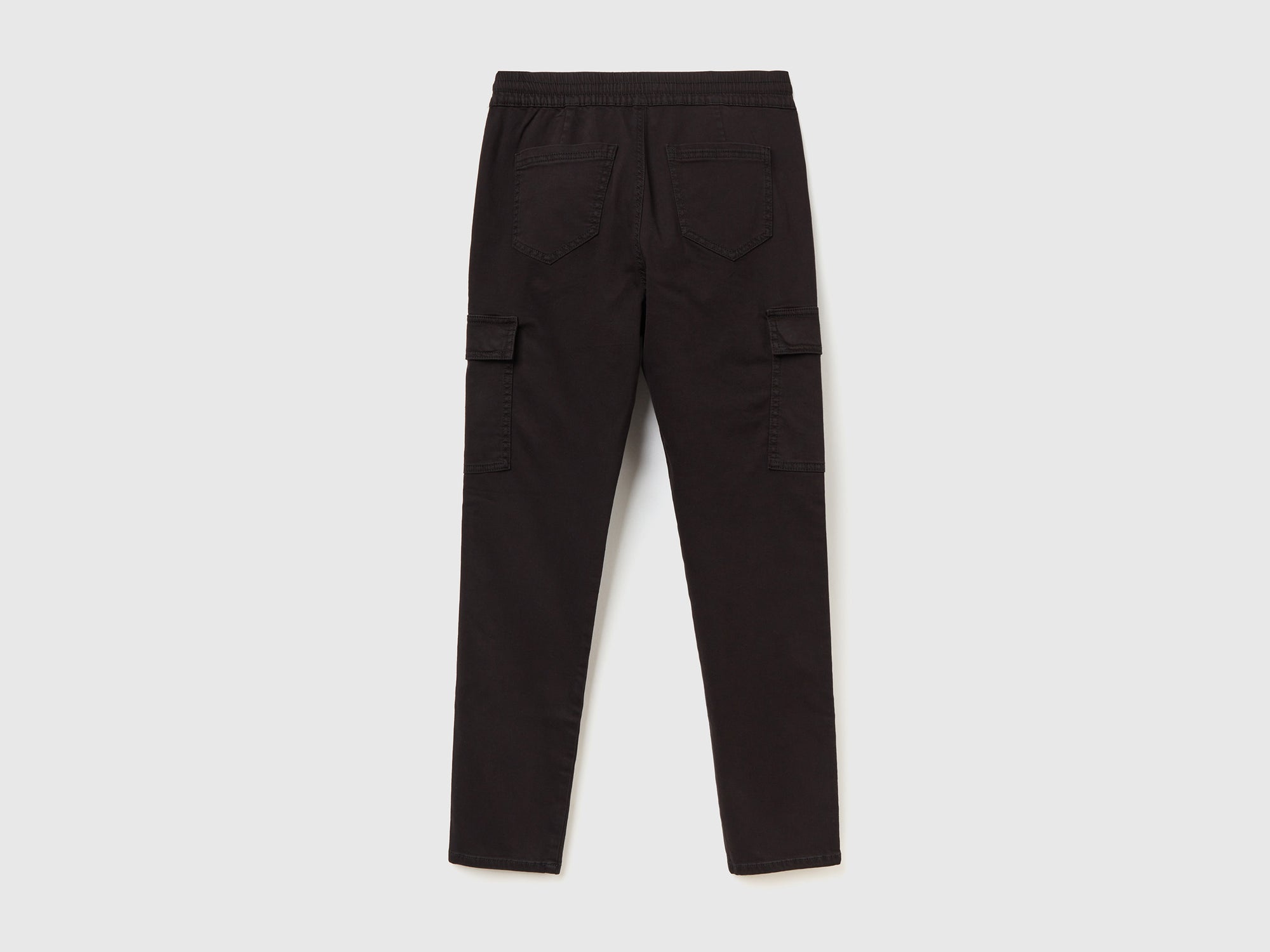 Pantaloni cargo slim fit da donna nero Benetton Outlet