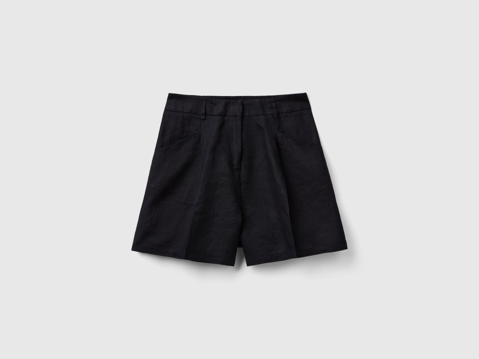 Bermuda in puro lino da donna nero | Benetton Outlet