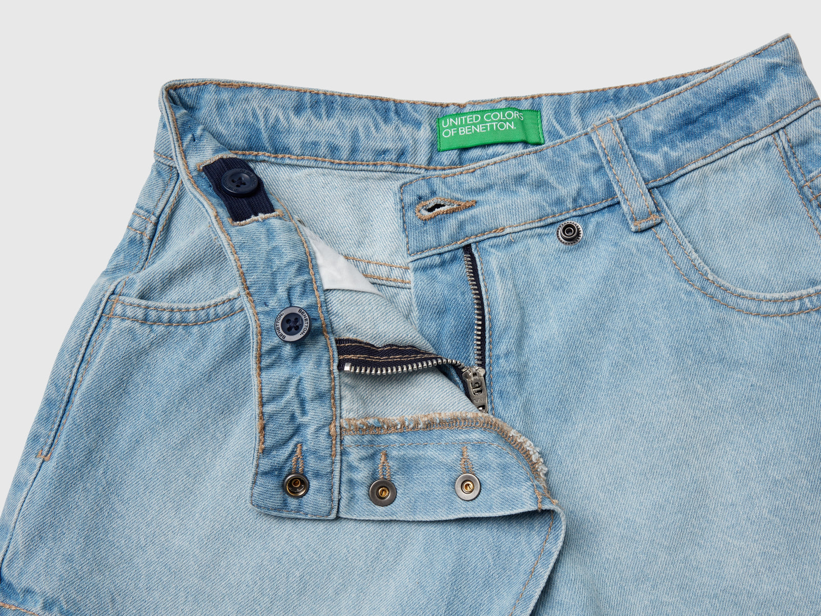Gonna pantalone di jeans da bambina celeste 3 | Benetton Outlet