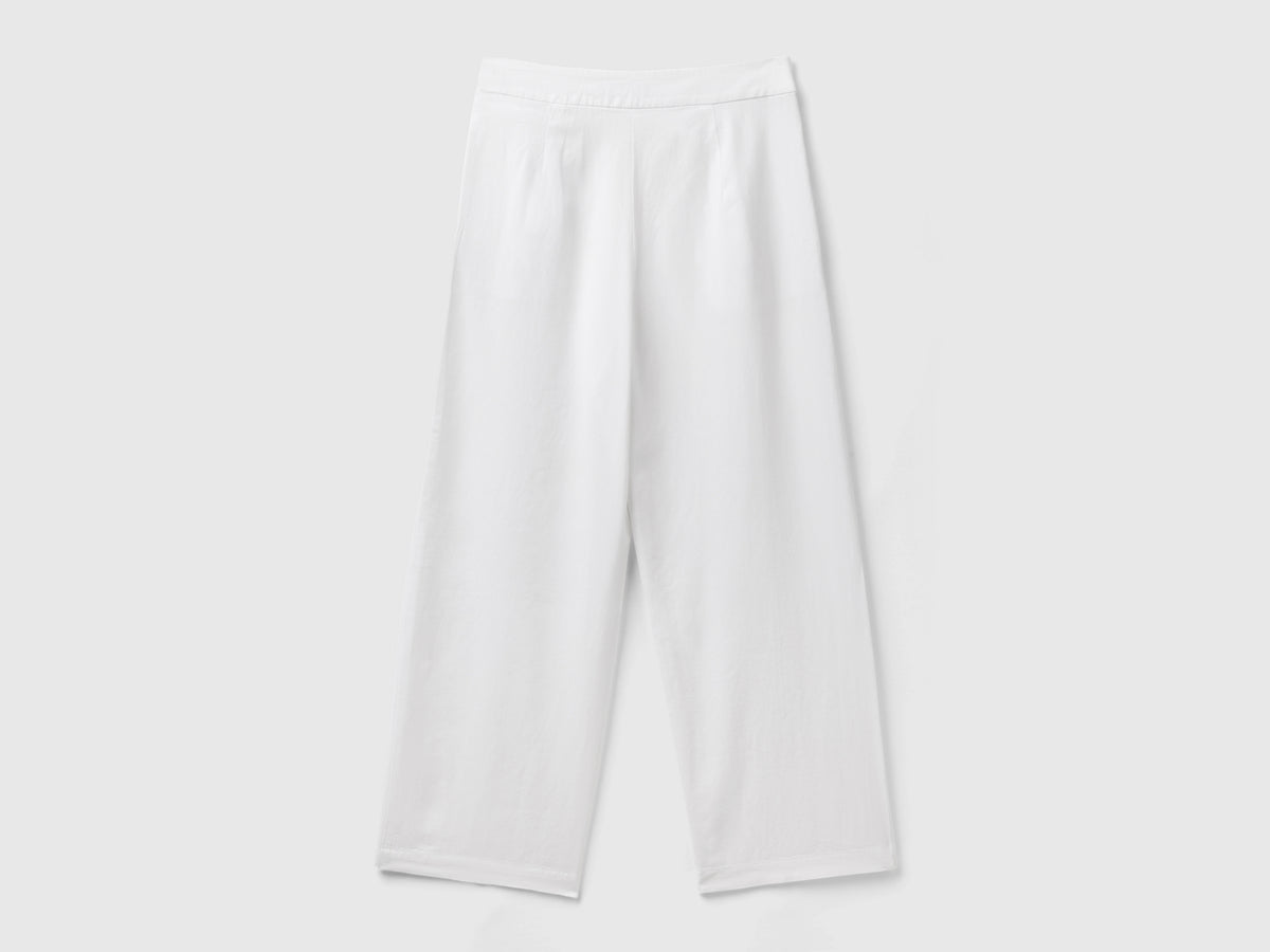 Pantaloni cropped in misto viscosa sostenibile