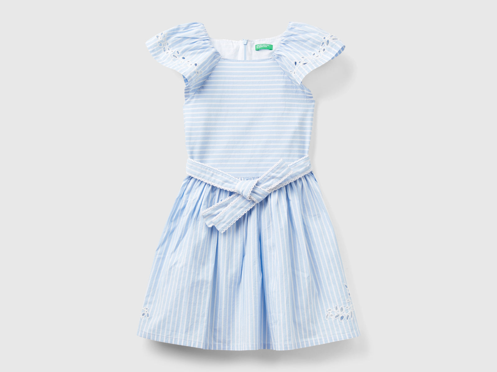 Vestito a righe con ricami da bambina celeste | Benetton Outlet