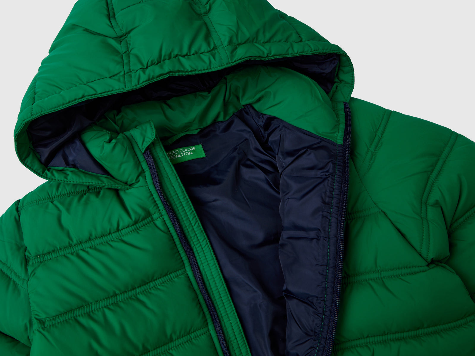 Giubbotto imbottito con cappuccio e logo da bambino verde 3 | Benetton Outlet