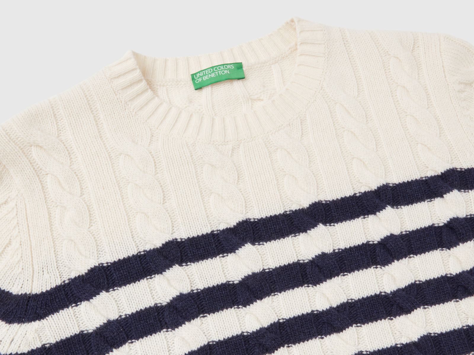 Maglioncino a righe con trecce da donna bianco 3 | Benetton Outlet