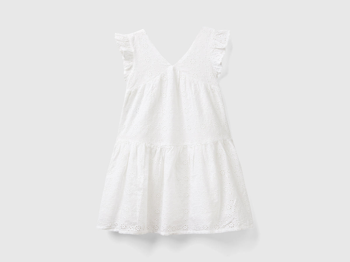 Vestito con ricami sangallo