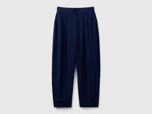 Cropped trousers with pleats