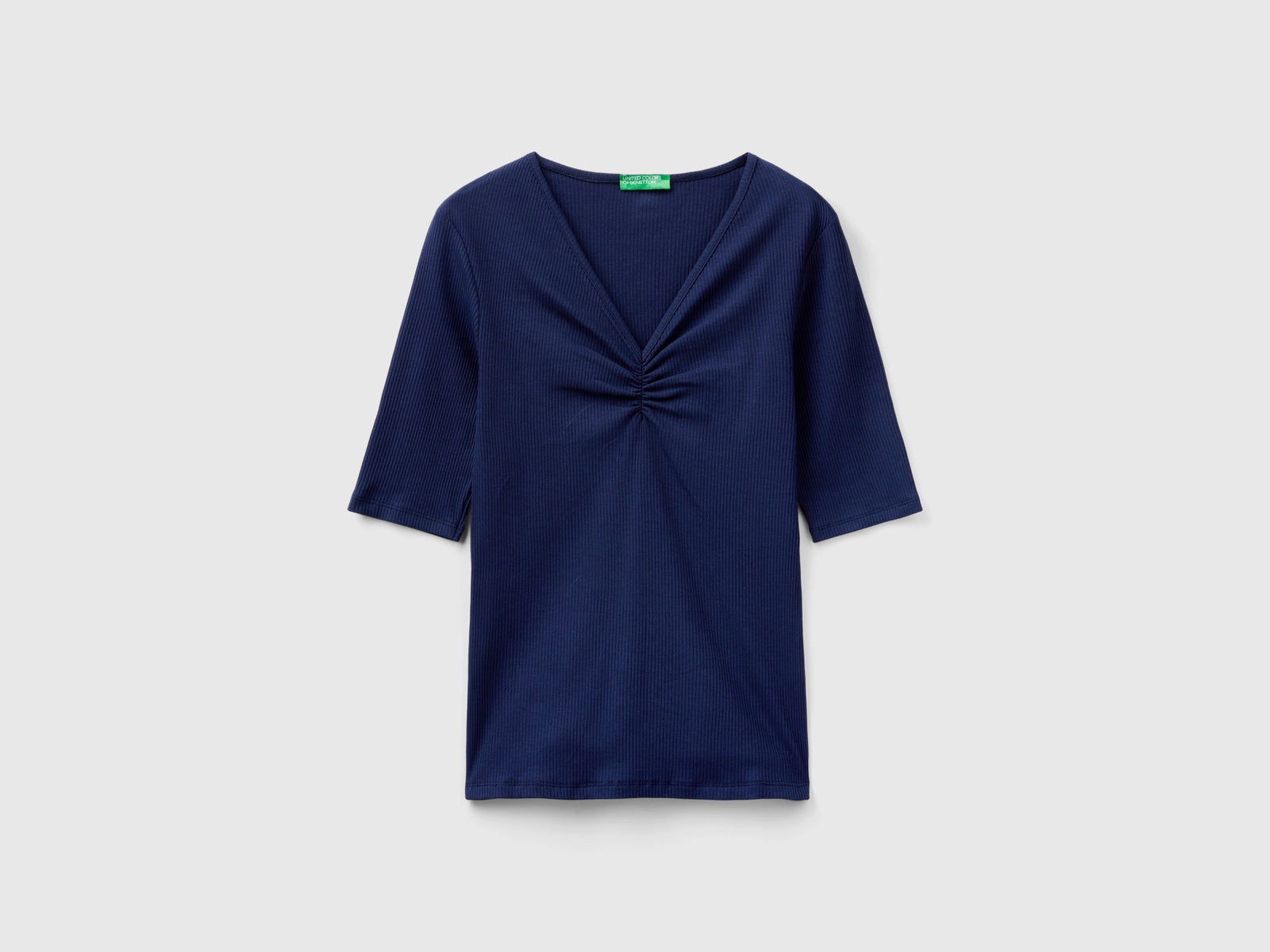 Maglietta scollo a V slim fit da donna blu scuro | Benetton Outlet