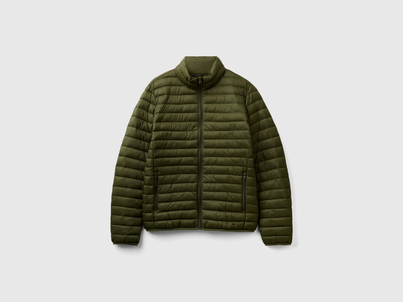 Giubbotto imbottito con ovatta riciclata da uomo verde oliva | Benetton Outlet