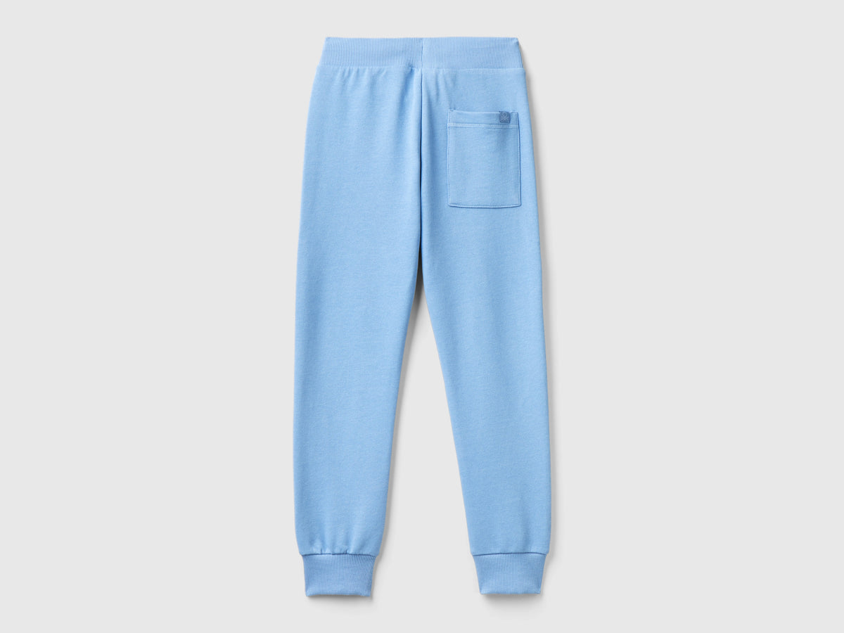 Pantalones deportivos con cordón