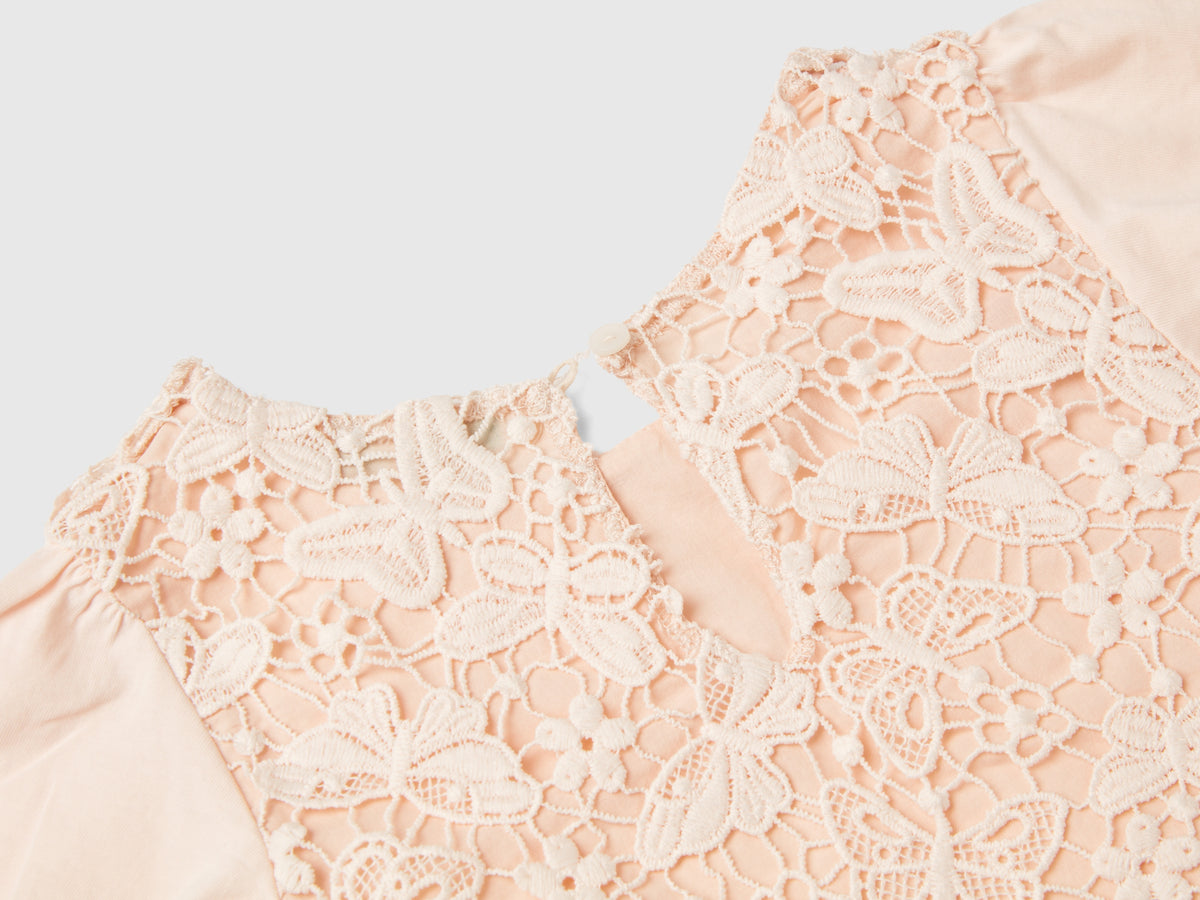 Blusa in macramè