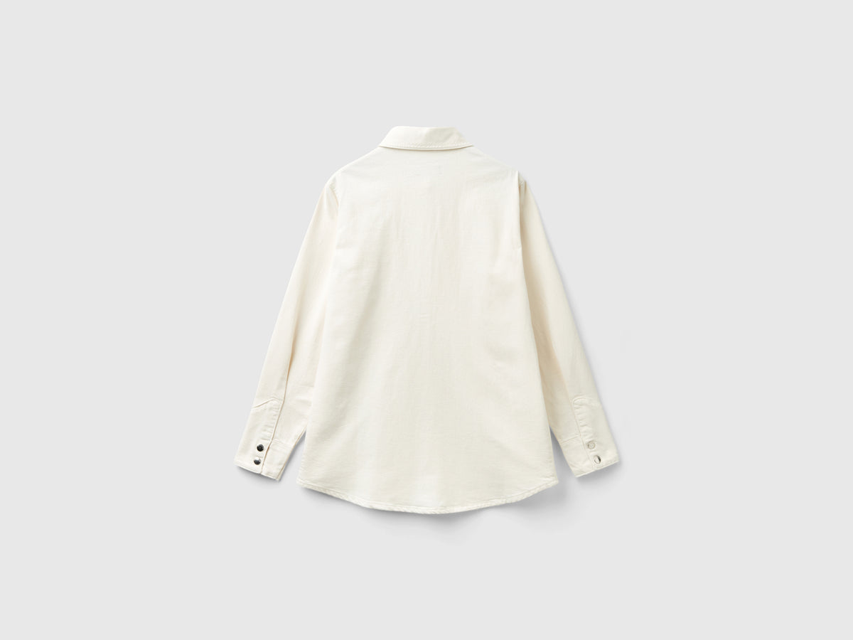 Camicia over fit con ricamo floreale