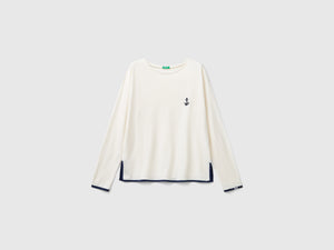T-shirt con ricamo in misto viscosa