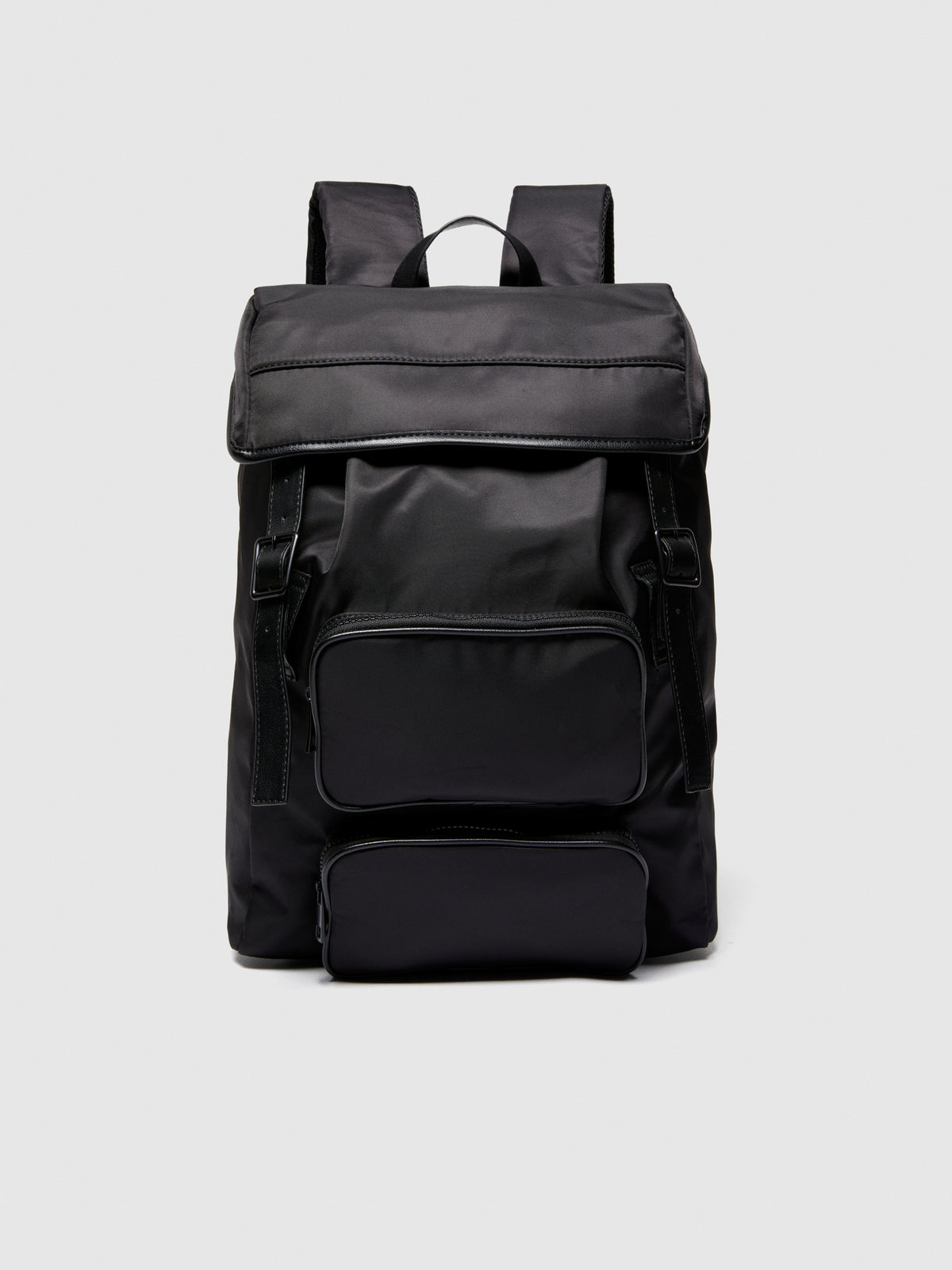 Zaino in nylon con tasche
