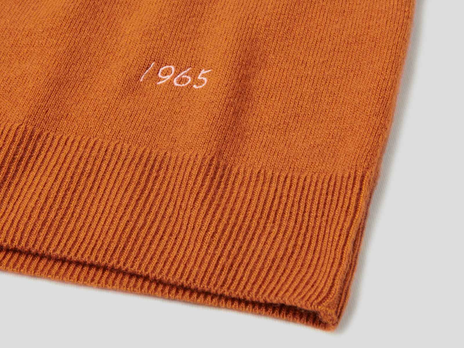 Cardigan girocollo in pura lana vergine da donna bruciato 3 | Benetton Outlet