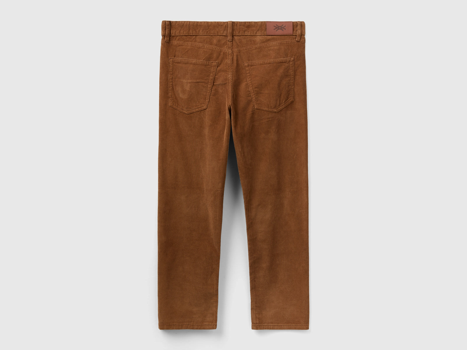 Pantaloni carrot fit in velluto da uomo cammello 2 | Benetton Outlet