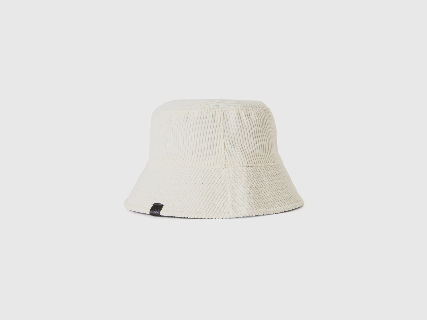 Cappello reversibile stile pescatore da donna bianco panna | Benetton Outlet