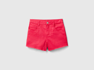 Shorts sfrangiati in cotone stretch