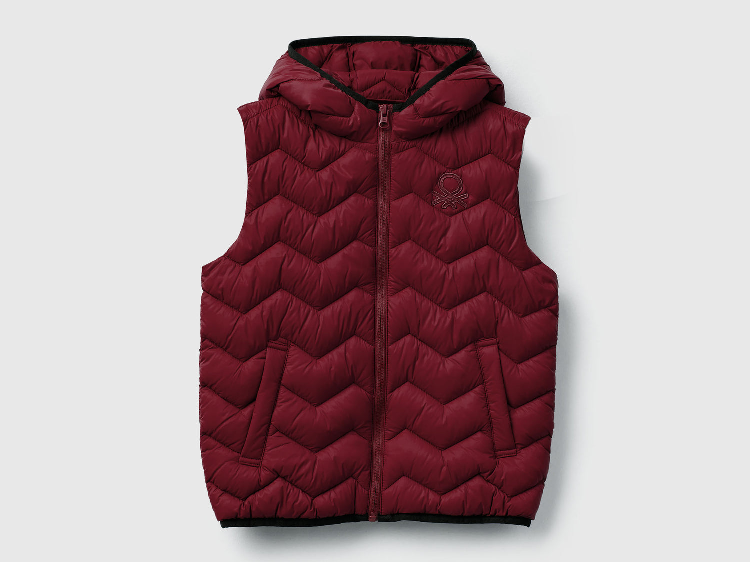 Gilet imbottito con cappuccio da bambino bordeaux | Benetton Outlet