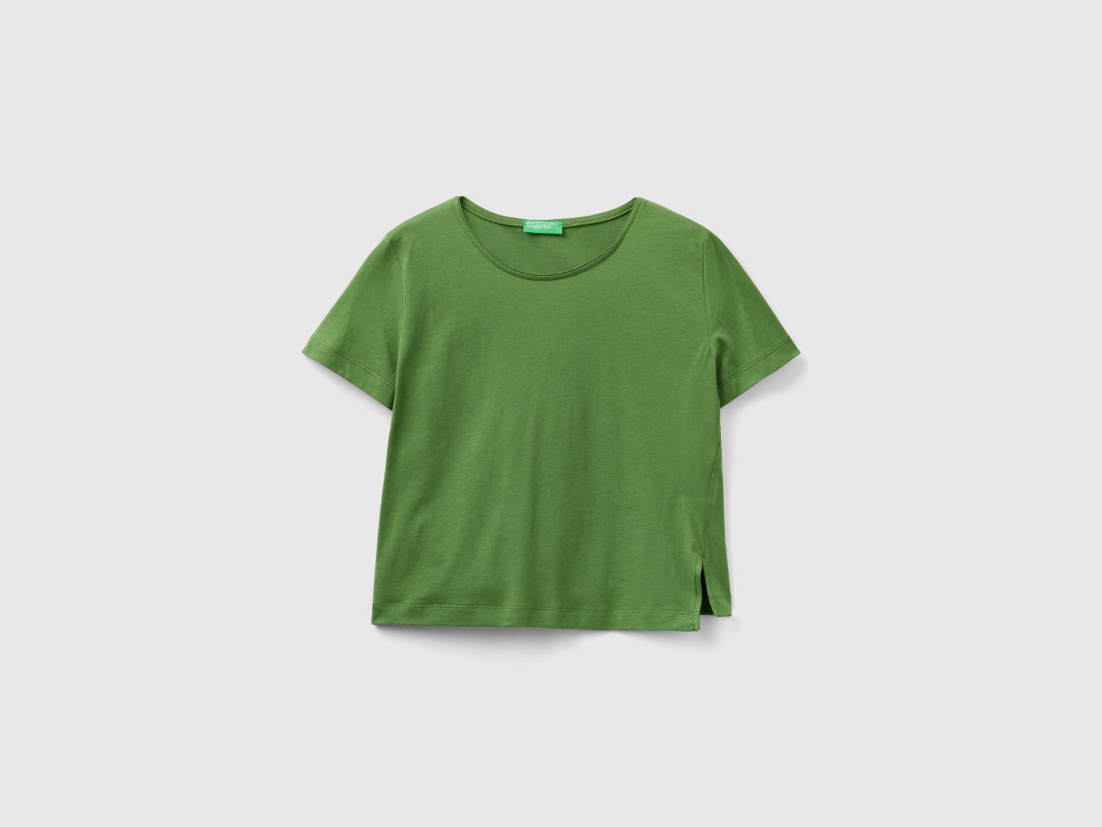 T-shirt a manica corta con spacco da donna verde militare | Benetton Outlet