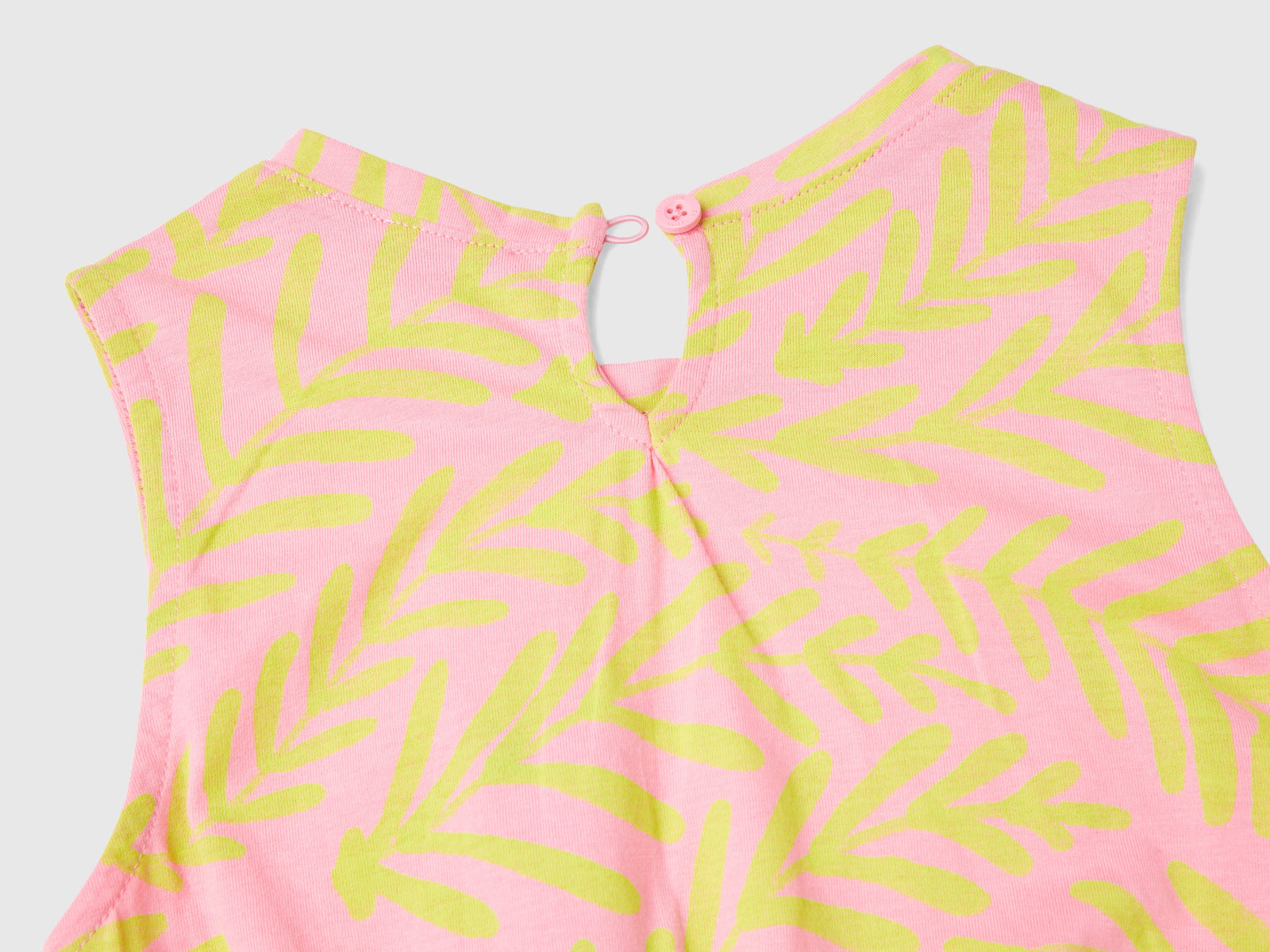 Vestito rosa chiaro con stampa tropicale da bambina rosa tenue 2 | Benetton Outlet